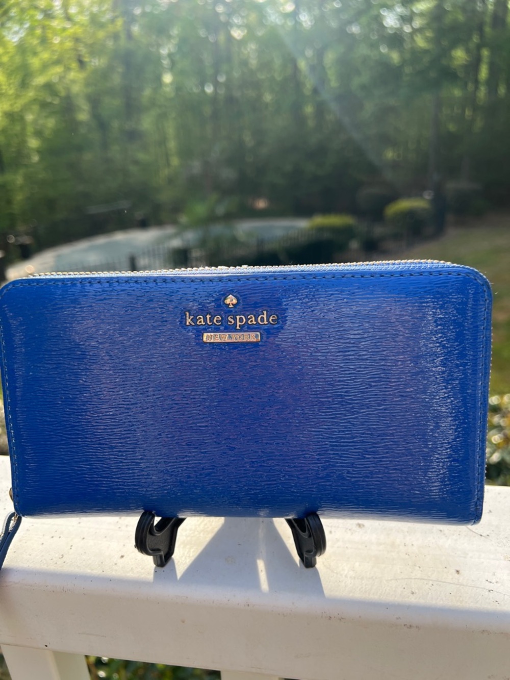 Kate Spade New York Patent Leather Zip Around Wallet Great like New Condition - Picture 8 of 17